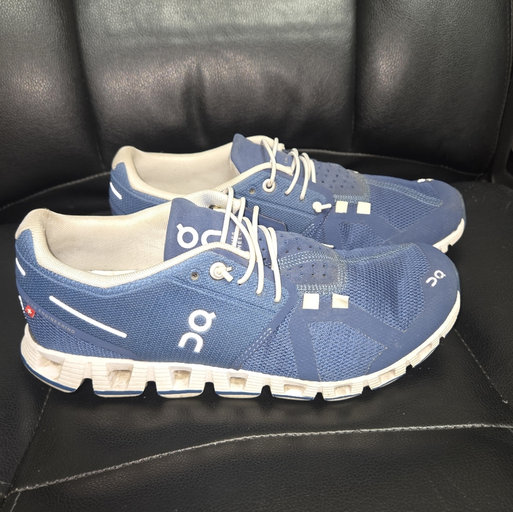 On Running Swiss Engineering  Athletic Shoes Sz 8 Women